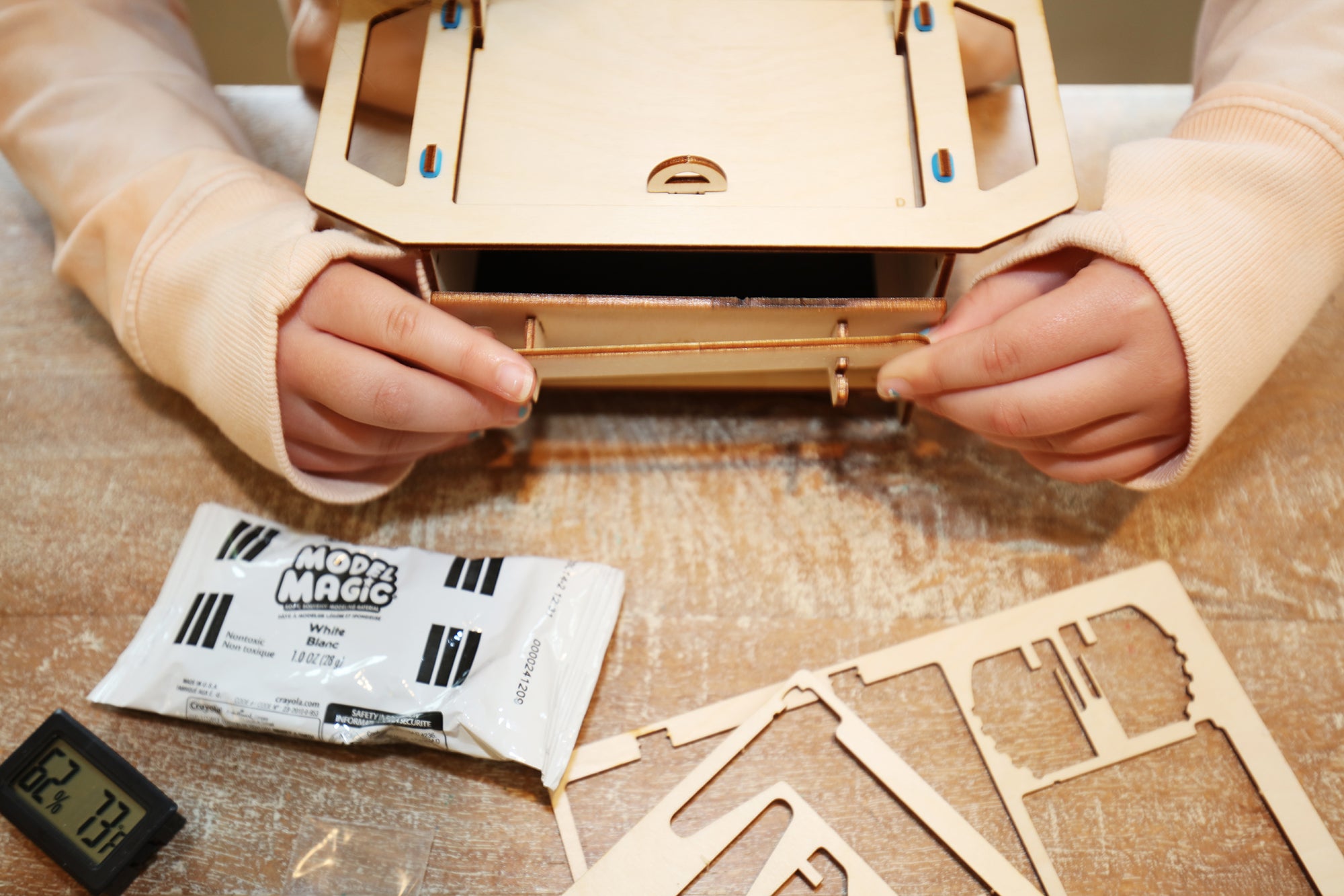 BrainStorm Solar Oven STEM Kit – Classpack (10 Kits + Educator Guide)