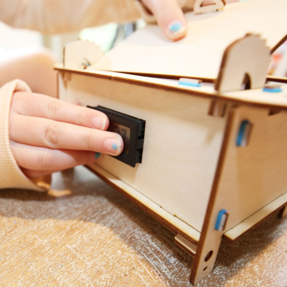 BrainStorm Solar Oven STEM Kit – Classpack (10 Kits + Educator Guide)